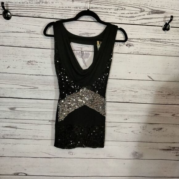 "Wilster" woman's shirt.  - Picture 2 of 8